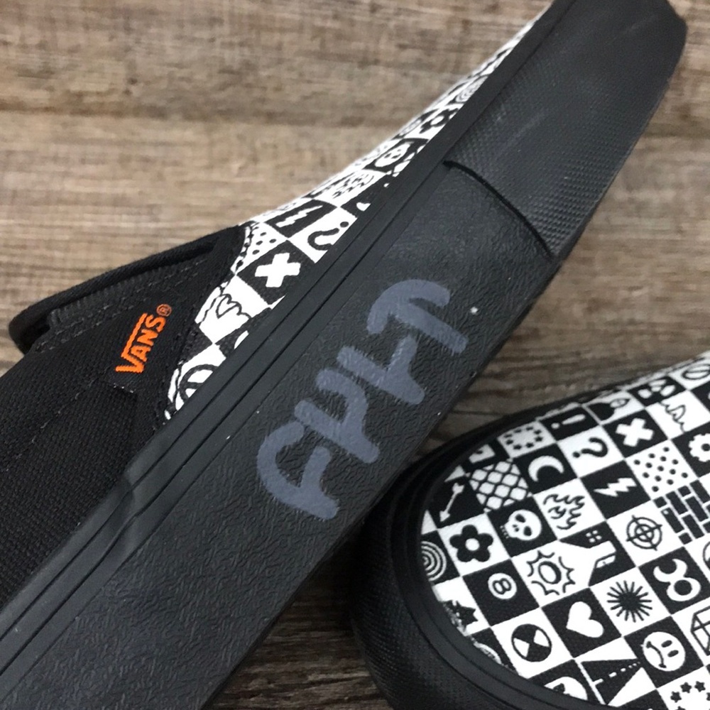 VANS CLASSIC SLIP ON BRAND NEW - Picture 5 of 16